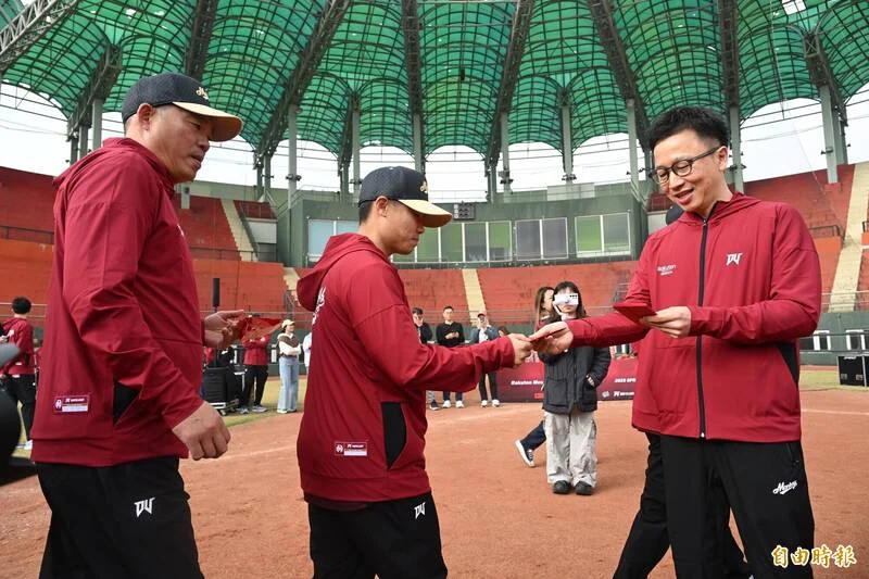 中華職棒樂天桃猿隊談薪進度更新：主力球員合約有望農曆年前敲定