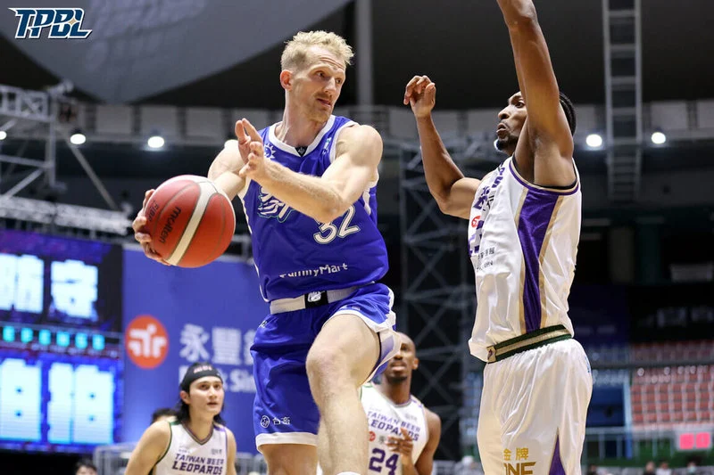 克羅馬關鍵跳投助雲豹客場擊敗夢想家，TPBL戰況白熱化