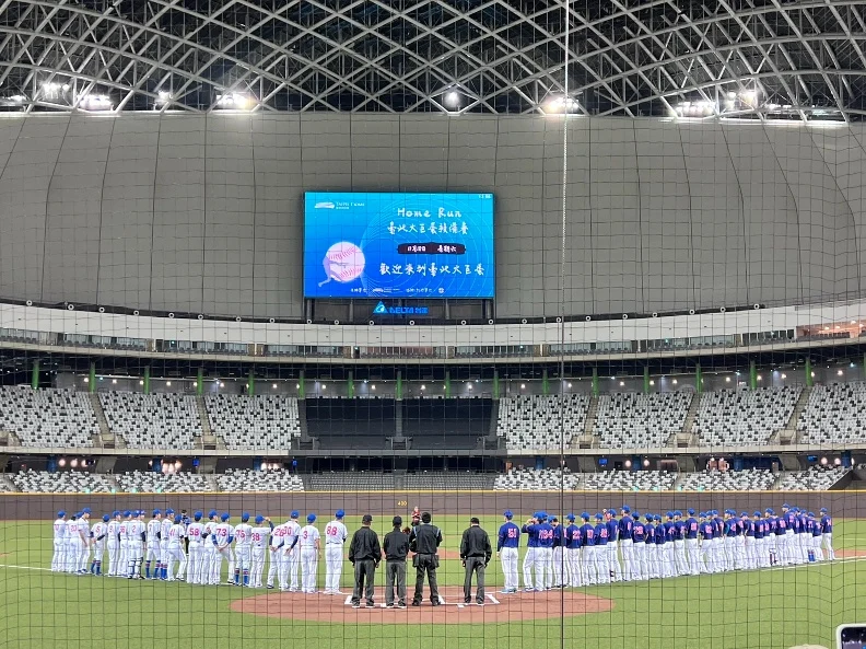 徒手攀登台北101：Honnold創紀錄壯舉與極限運動新篇章