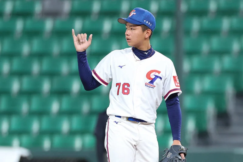 敦化國中棒球隊勇奪臺北就是棒U15大聯盟冠軍