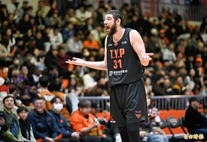 璞園領航猿隊板橋體育館締造全勝福地，勇奪聯盟首個八連勝