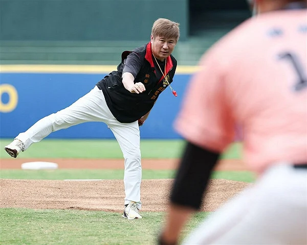 統一獅簽下具美韓資歷洋投銳力獅,積極洽談第五位洋將