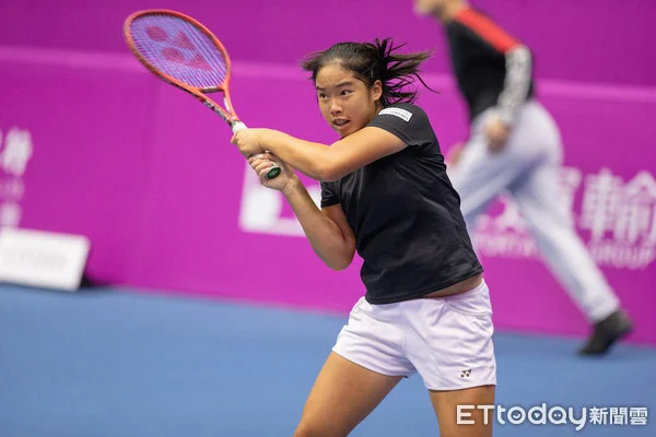 葛藍喬安娜澳網表演賽爆紅：連退男子名將，台英混血新星冉冉升起