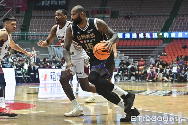 高國豪32分領軍攻城獅擊敗戰神，梅克首秀25分難挽頹勢