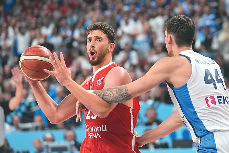 NBA 火箭隊當家中鋒亞當斯賽季報銷：戰力分析與未來展望