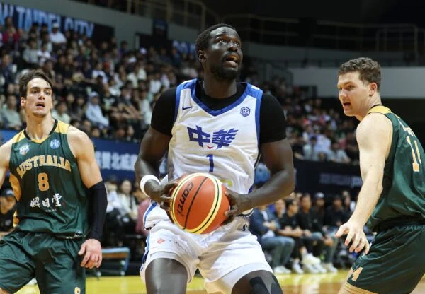 UBA》清華大學主場連勝止步，張聿敏榮膺新科籃板后