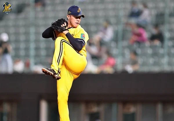 中信兄弟鄭凱文春訓前腳踝受傷：復健之路與球隊展望