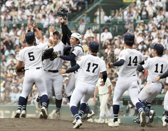 台日棒球交流賽星光熠熠：Dara、2PM領銜，引爆大巨蛋賽後狂歡