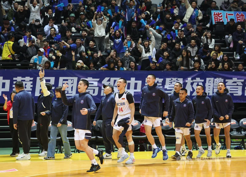 湖人中鋒艾頓於巴哈馬機場涉嫌持有大麻遭短暫扣留