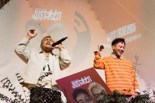 烏克蘭選手冬奧失格：堅持悼念頭盔引發爭議