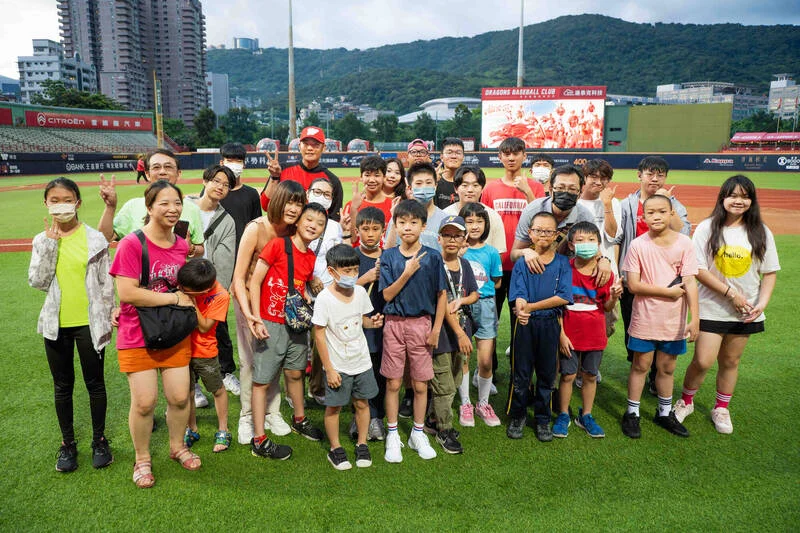 龍仔春訓受傷，WBC經典賽出戰成疑：手肘傷勢評估左右參賽命運