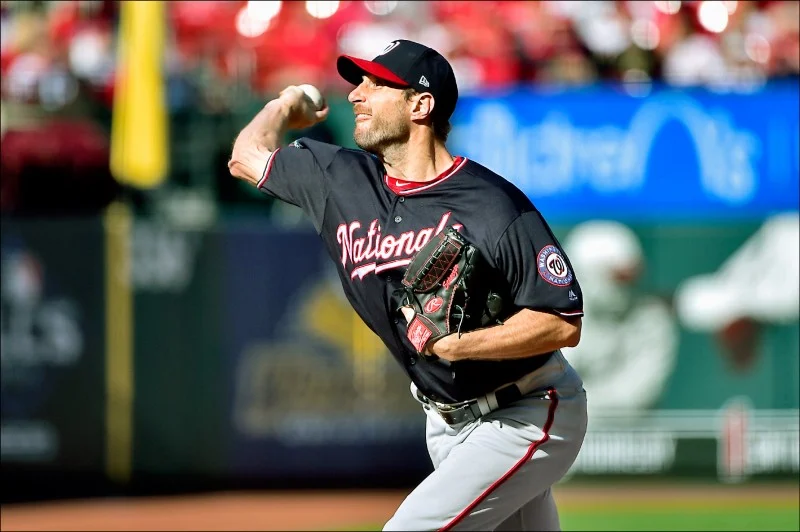 MLB 賽揚獎強投薛哲重返多倫多藍鳥,41 歲老將續寫傳奇