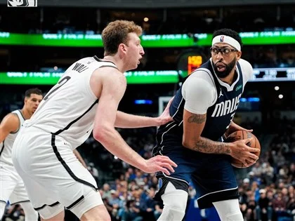 NBA 震撼彈!獨行俠明星前鋒戴維斯交易至巫師:球員、選秀權大搬風