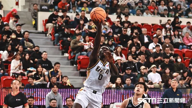 NBA傳奇皮朋珍藏品拍賣！喬丹簽名戰靴現身，預估價上看8千萬台幣