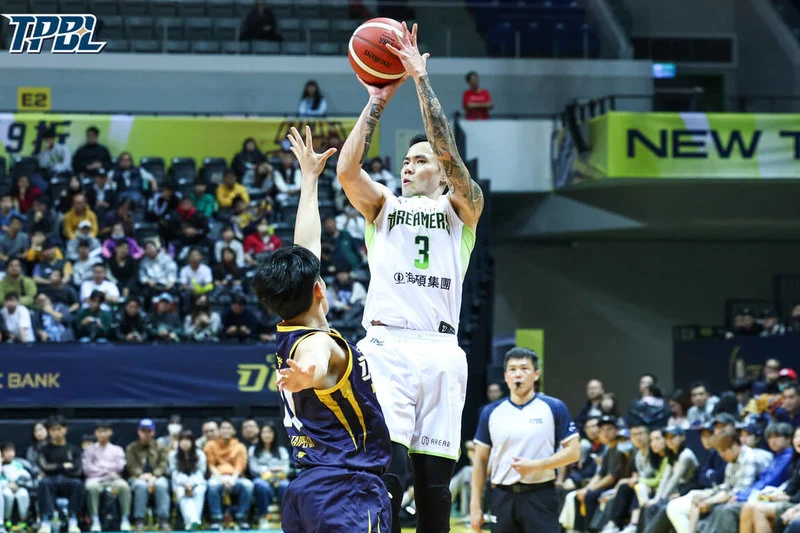 TPBL福爾摩沙夢想家班提爾關鍵罰球,險勝高雄海神終止連敗