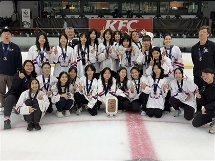 U18女子冰球世錦賽台灣摘銅:小將們的冰上奮鬥故事