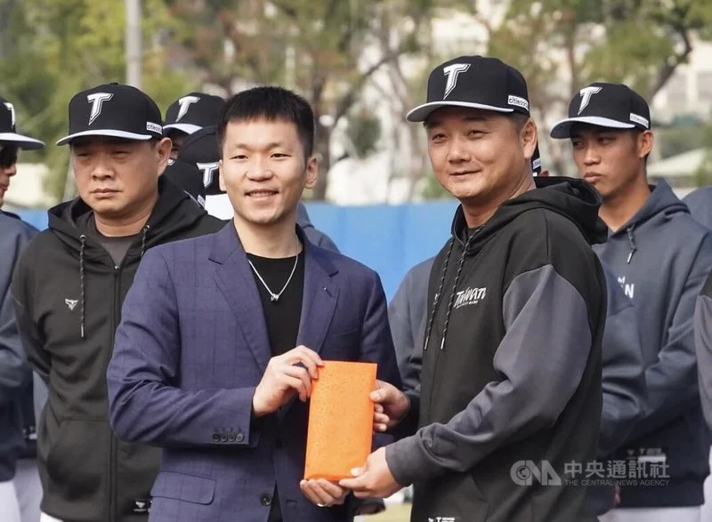 WBC 台灣隊熱身賽加開座位！球迷熱情支持，內野上層自由席再度釋出