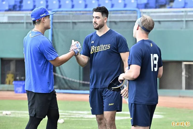 WBC 熱身賽張育成開轟，教練團點評調整方向與展望
