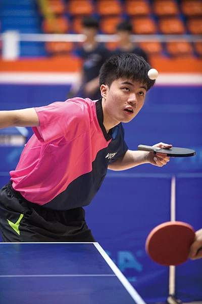 WTT新加坡大滿貫賽:林昀儒直落三擊敗中國選手向鵬,強勢晉級八強