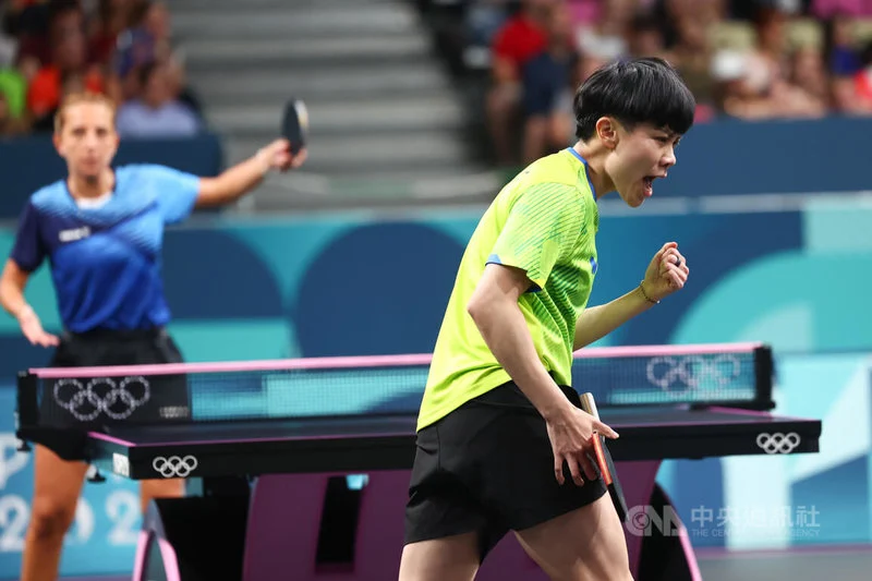 WTT新加坡大滿貫賽：鄭怡靜惜敗王曼昱，止步32強