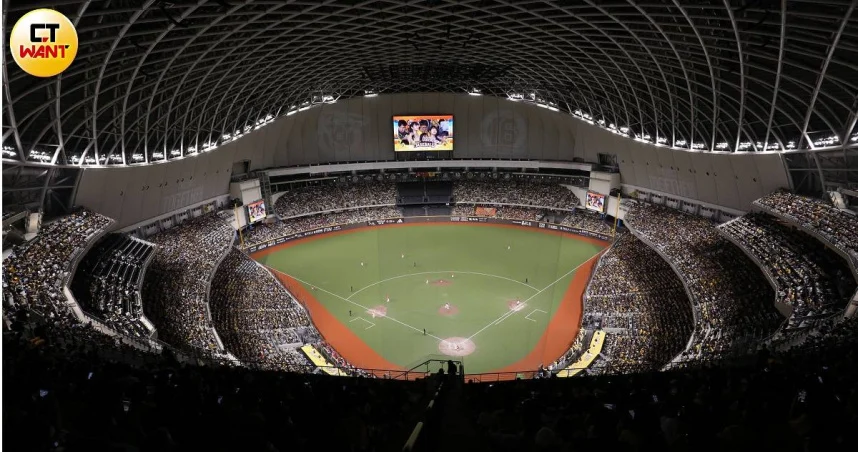 中信兄弟年度主題曲震撼發布:金曲歌王蕭煌奇跨界操刀,點燃主場開幕戰熱情!