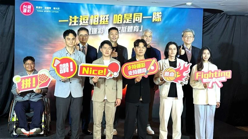 中職味全龍閃耀台北燈節：小龍女西門町白色情人節魅力四射