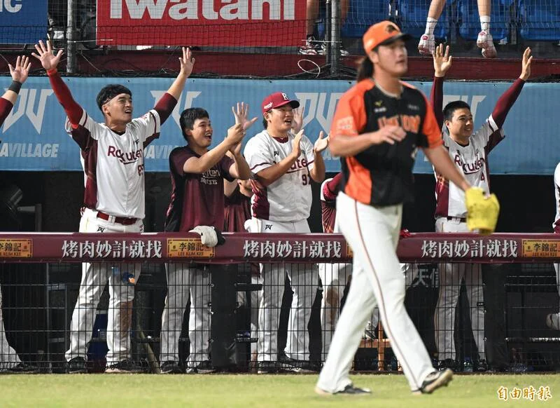 中華職棒新賽季開打:樂天桃猿力拚連霸,新規則接軌國際