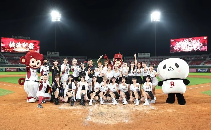 中華職棒樂天女孩閃耀登場:27位成員活力四射,韓籍啦啦隊員成矚目焦點