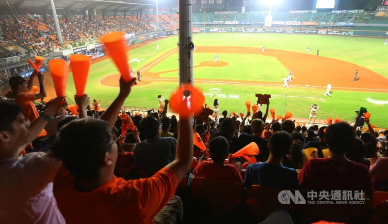 台南亞太棒球場正式啟用!通過中職一軍賽事認證,府城棒球新紀元