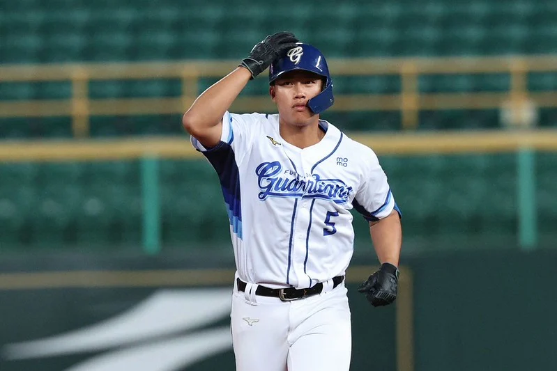 台鋼雄鷹與富邦悍將並列熱身賽第一,中職睽違13年再現雙雄爭霸