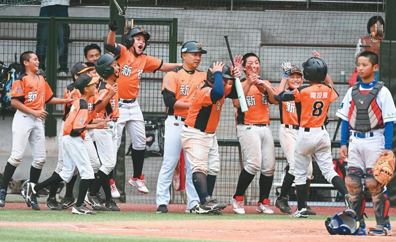屏東大平少棒隊雙響砲！謝國城盃勇闖冠軍戰，陳恩宇、何以撒聯手建功