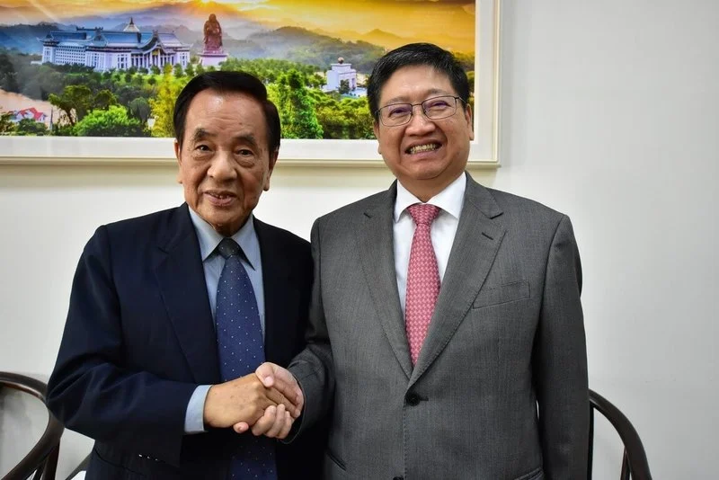 李芳任李芳至勇奪瑞士羽球公開賽男雙冠軍,締造台灣最佳紀錄