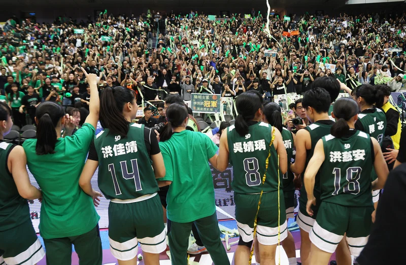 松山高中勇奪HBL第八冠，陽明高中隊史首度封后：總統親臨見證並頒獎