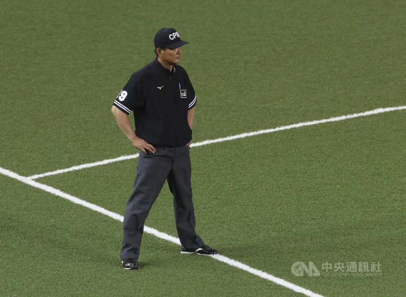 樂天桃猿大巨蛋開幕戰:阿爆、滅火器等重量級卡司助陣,點燃棒球魂!