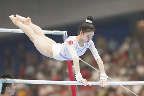 體操世界盃巴庫站：唐嘉鴻單槓領先群雄，李智凱鞍馬緊追不捨，雙雙晉級決賽！