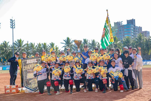 高中女子壘球聯賽：張恬慈領軍，丹鳳高中睽違11年重返榮耀