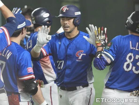 WBC中華隊全新上壘手勢「抓手腕」:費城人隊費爾柴爾德的靈感,凝聚團隊力量,前進邁阿密!