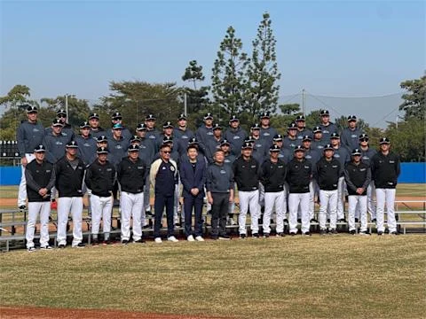 WBC台灣隊首戰失利：陳傑憲傷情評估與曾豪駒的打擊調整策略