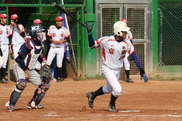 WBC經典賽陳柏毓挨轟落寞泛淚 古林睿煬摸頭安慰送暖：台灣隊的團結與挑戰