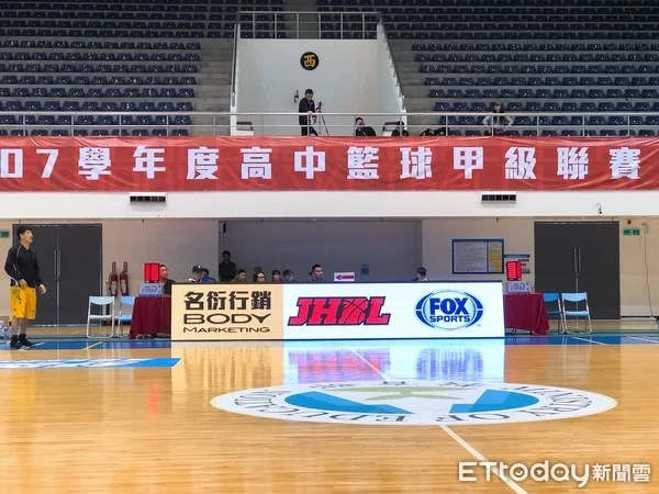 2026世界盃足球賽：數位看板廣告成品牌新寵，千億商機引爆戶外廣告文藝復興