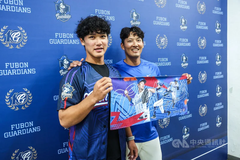 「再見全壘打哲瑄」:林哲瑄引退賽先發中外野,棒打回憶、再創傳奇