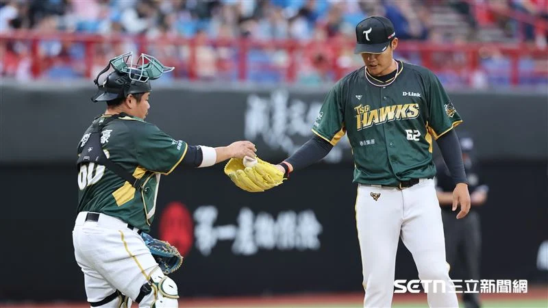 中職》王維中轉戰台鋼首戰味全龍狂失6分，魔鷹致勝安助雄鷹神逆轉