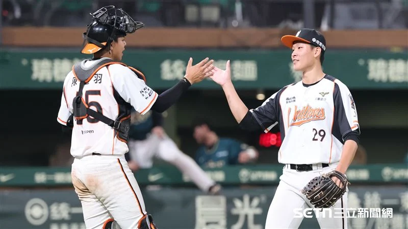 中職亞太棒球村攤販爭議延燒:蔡其昌籲OT模式為長遠解決之道