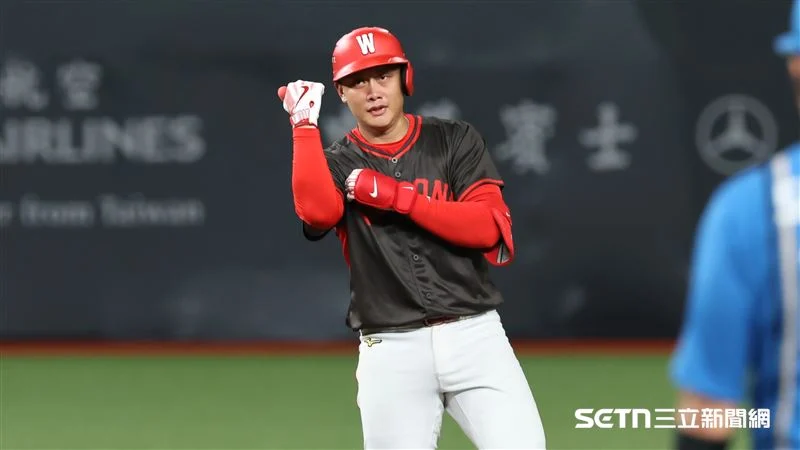 劉基鴻首轟打破帳篷！徐若熙成「富親家」？味全龍話題不斷