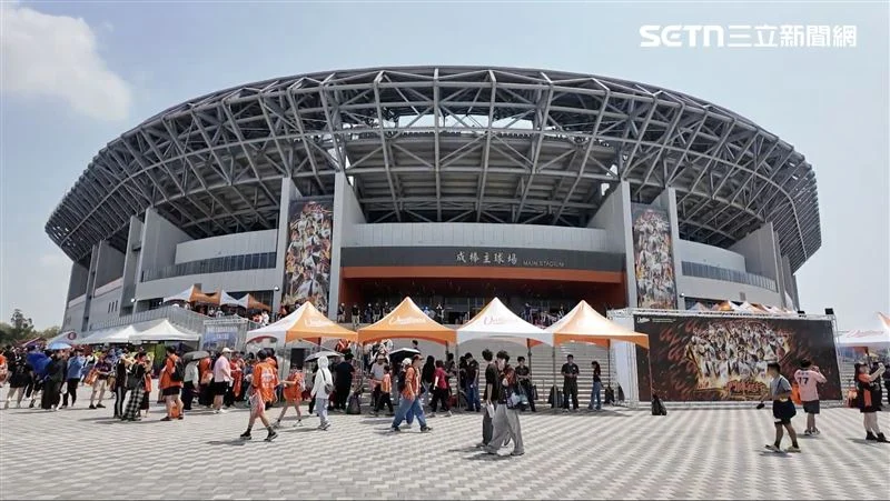 台南亞太棒球場攤商爭議：統一獅與市府協商，打造更完善的觀賽體驗