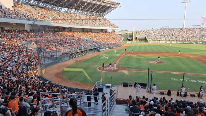 台南亞太球場攤商爭議延燒：黃偉哲「So what」言論引發風波