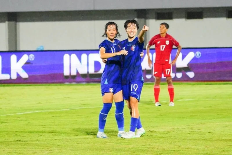 台灣女足確定換帥：足協提前解約查克摩爾，德維爾德有望接任