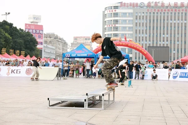 台灣滑板新星葉子陽亞錦賽奪銀:11歲天才寫歷史新頁