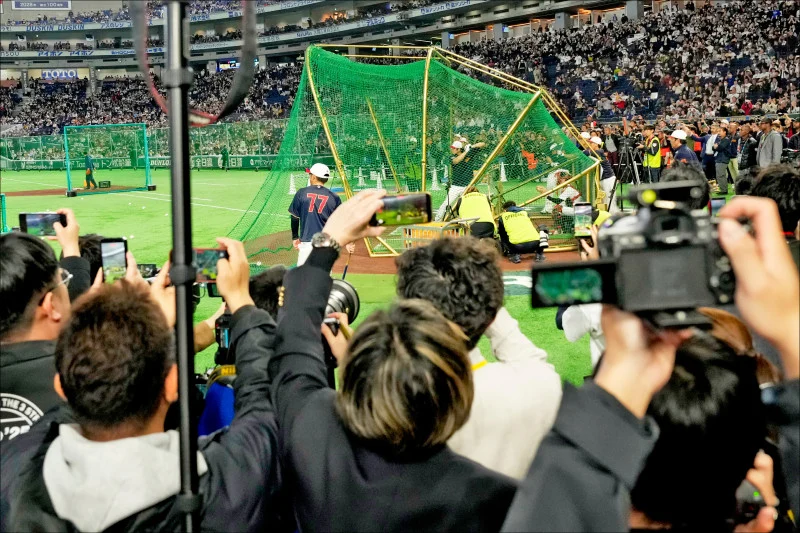 日本足球隊寫下歷史新頁：擊敗英格蘭，劍指2026世界盃16強