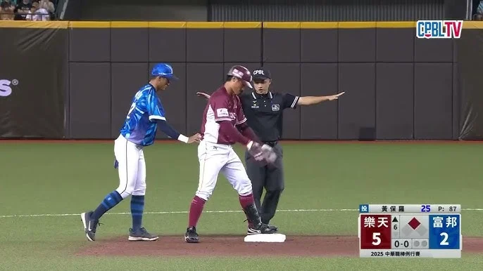 李勛傑生涯首支代打全壘打、單場雙響砲！樂天桃猿擊敗富邦悍將